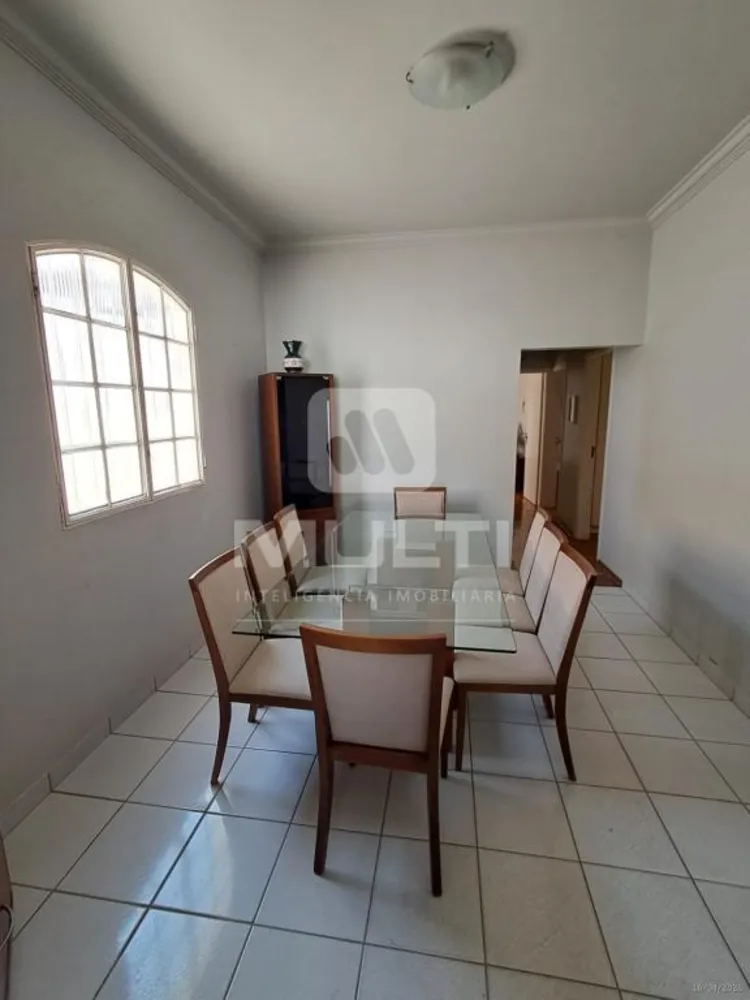 Casa, 3 quartos, 240 m² - Foto 2