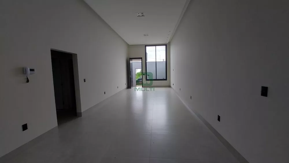 Casa à venda com 3 quartos, 175m² - Foto 1