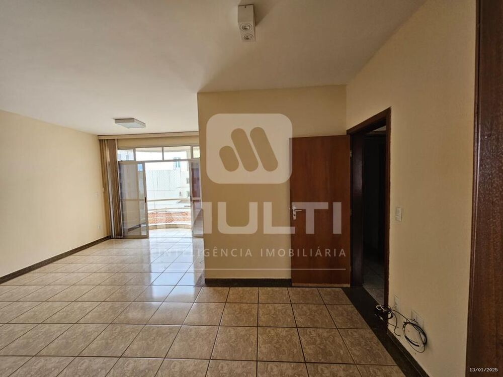 Apartamento à venda com 3 quartos, 120m² - Foto 1
