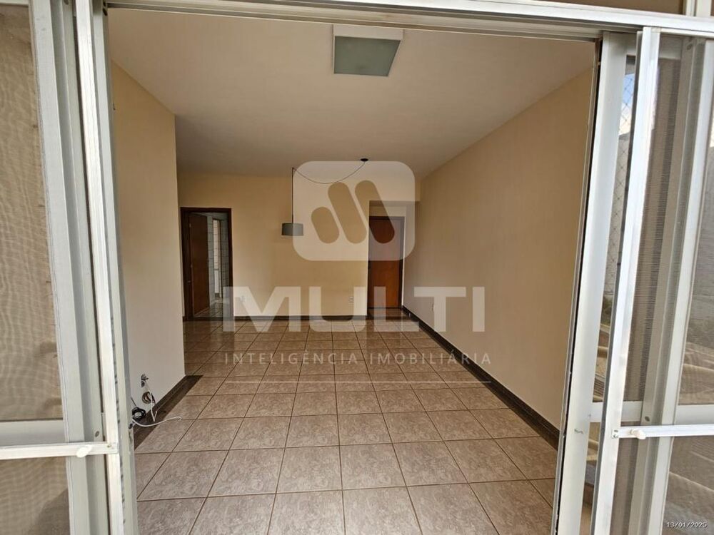 Apartamento à venda com 3 quartos, 120m² - Foto 4