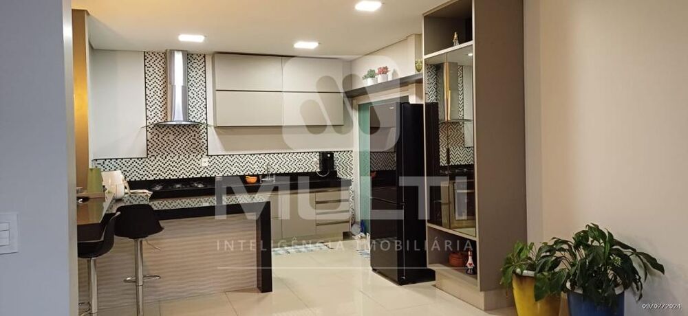 Casa à venda com 3 quartos, 280m² - Foto 6