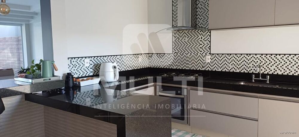 Casa à venda com 3 quartos, 280m² - Foto 8