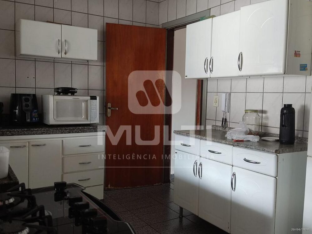 Casa à venda com 3 quartos, 191m² - Foto 11
