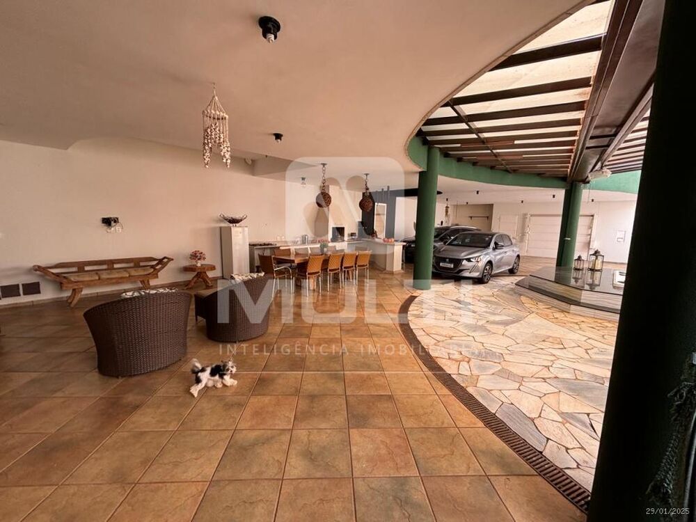 Casa, 3 quartos, 368 m² - Foto 1
