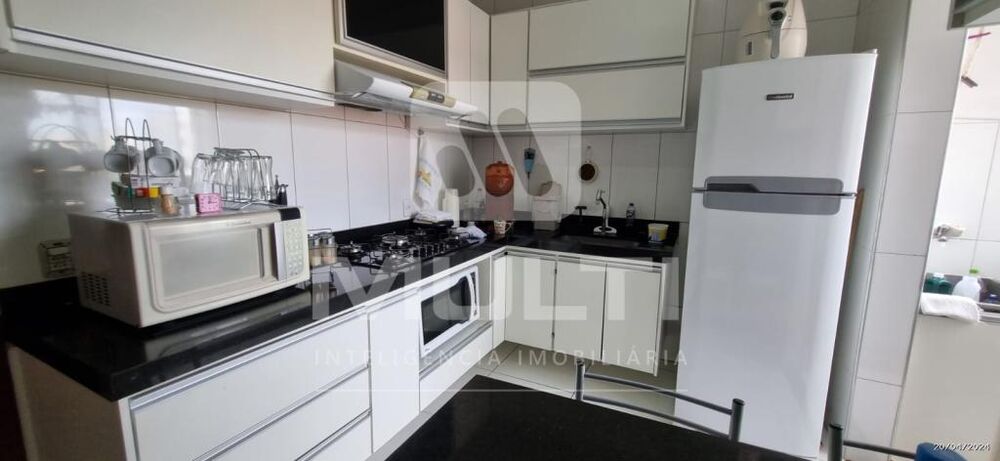 Apartamento à venda com 3 quartos, 86m² - Foto 2