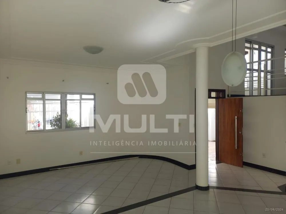 Casa, 4 quartos, 239 m² - Foto 2