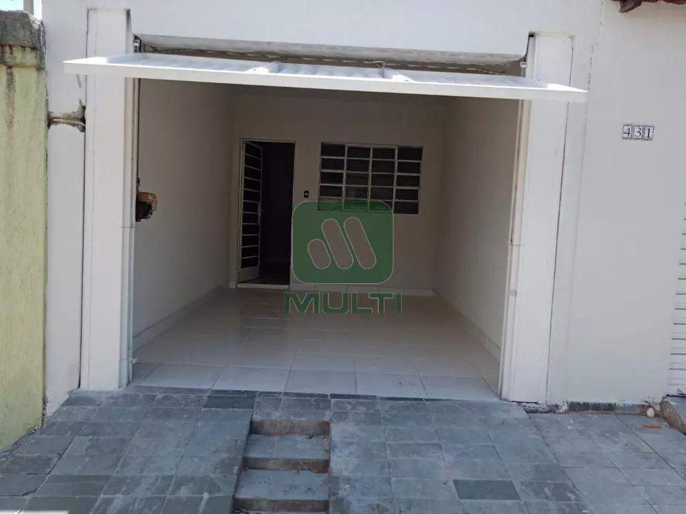 Casa à venda com 4 quartos, 200m² - Foto 1