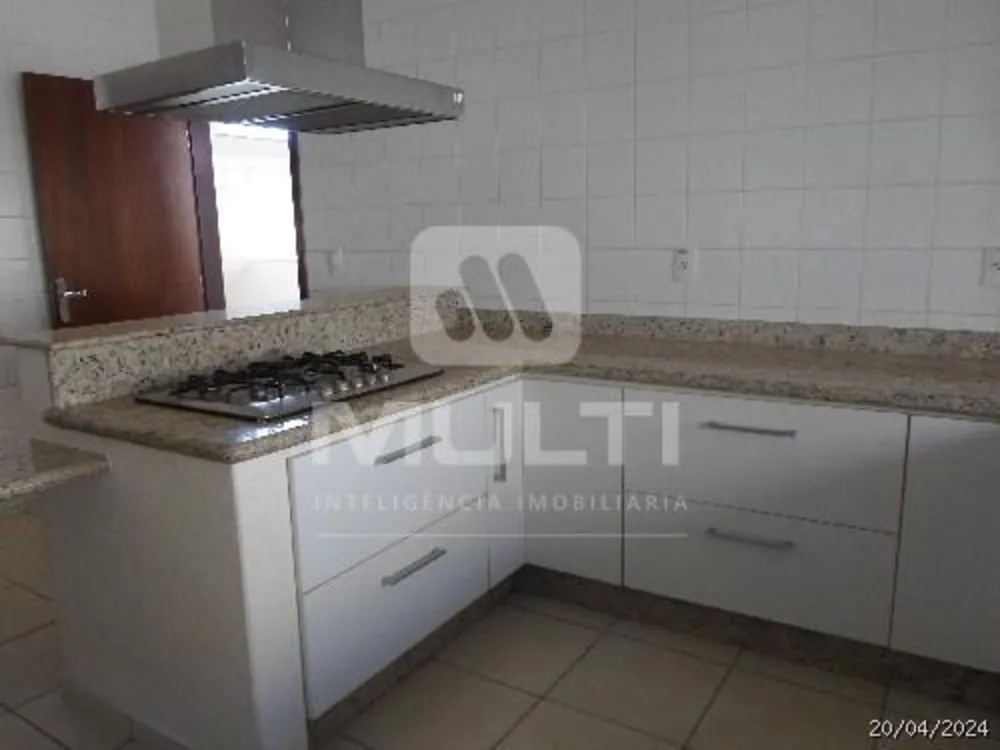 Casa, 4 quartos, 300 m² - Foto 2