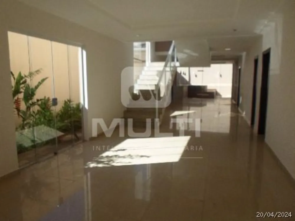 Casa, 4 quartos, 300 m² - Foto 1