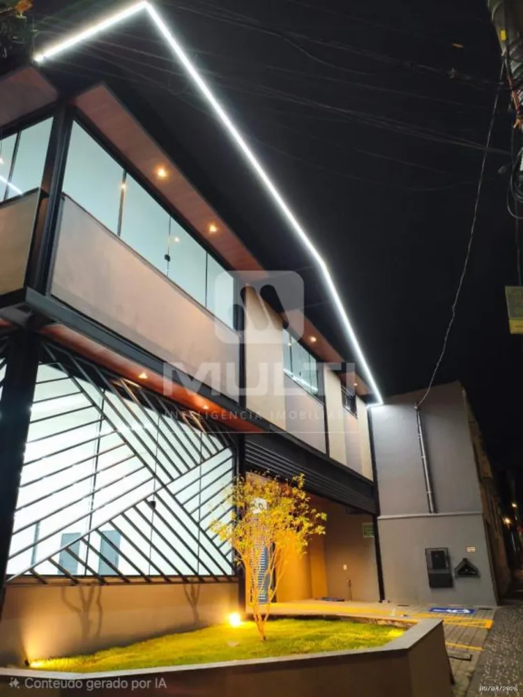 Casa, 5 quartos, 284 m² - Foto 1