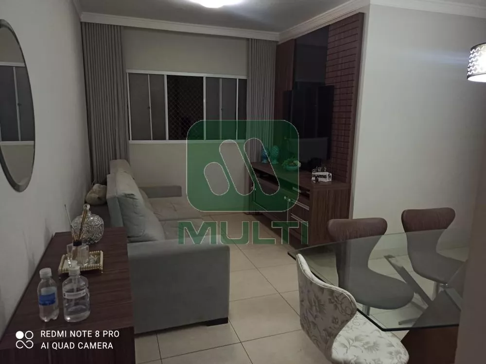 Apartamento à venda com 3 quartos, 65m² - Foto 1