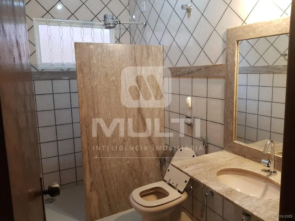 Casa, 4 quartos, 230 m² - Foto 2