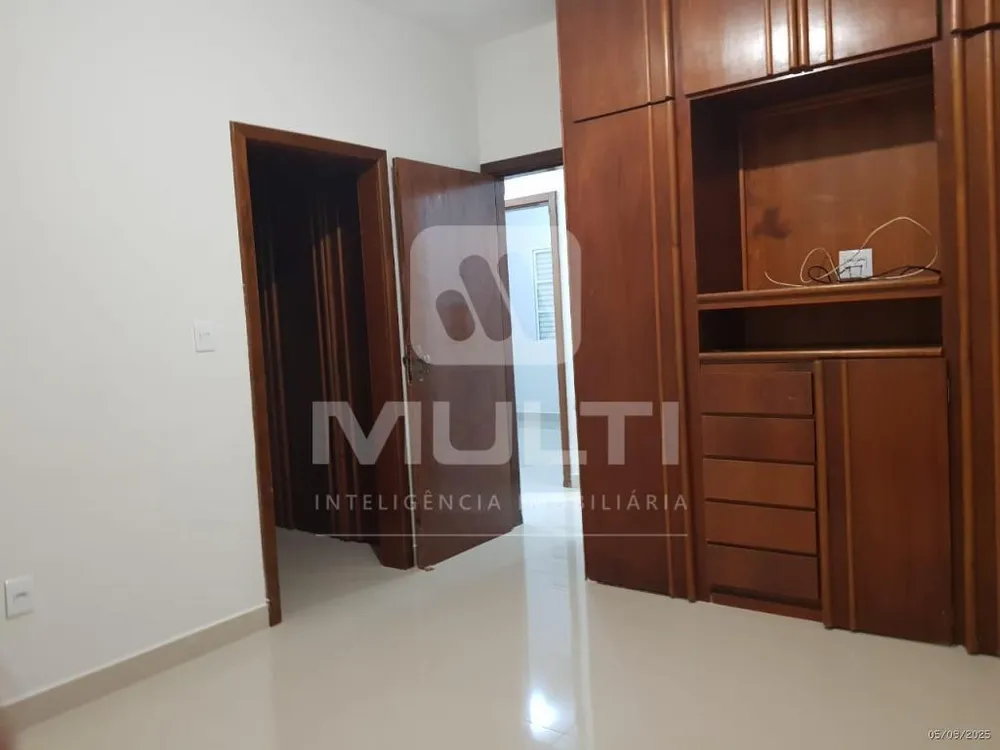 Casa, 4 quartos, 230 m² - Foto 3