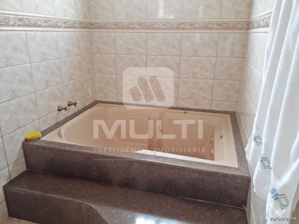 Casa, 3 quartos, 247 m² - Foto 4
