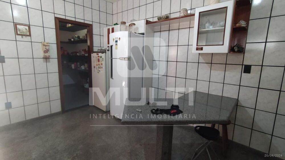 Casa, 3 quartos, 370 m² - Foto 1