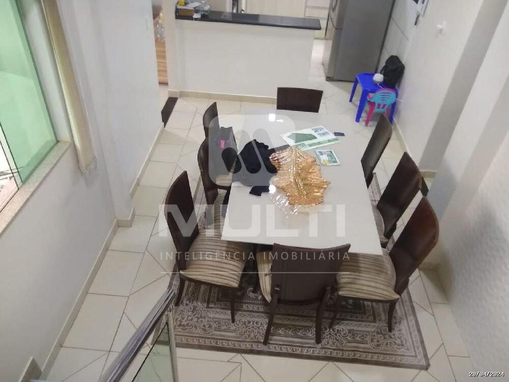 Casa, 5 quartos, 277 m² - Foto 1