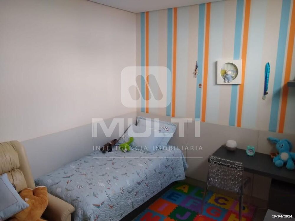 Casa, 5 quartos, 277 m² - Foto 3