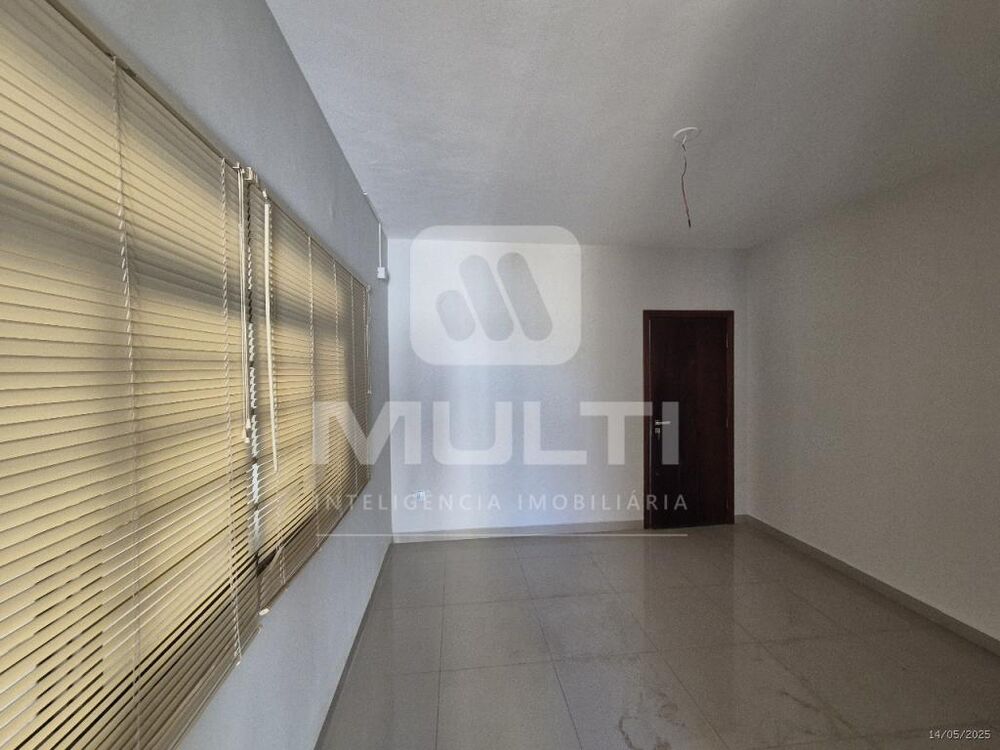 Casa à venda com 3 quartos, 300m² - Foto 9