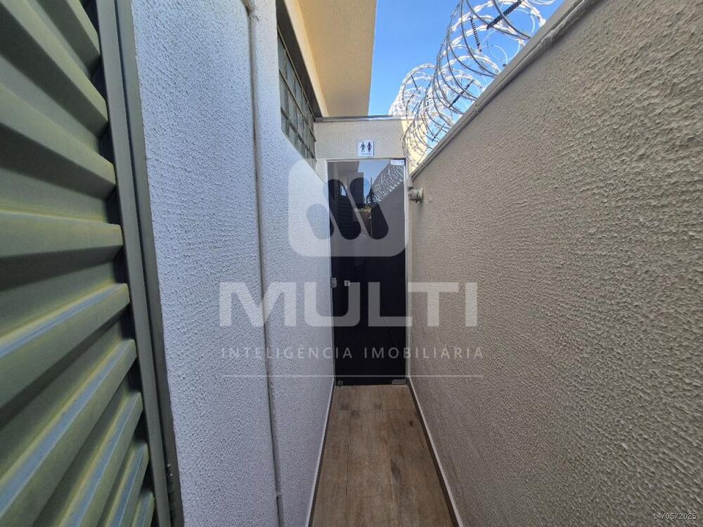 Casa à venda com 3 quartos, 300m² - Foto 10