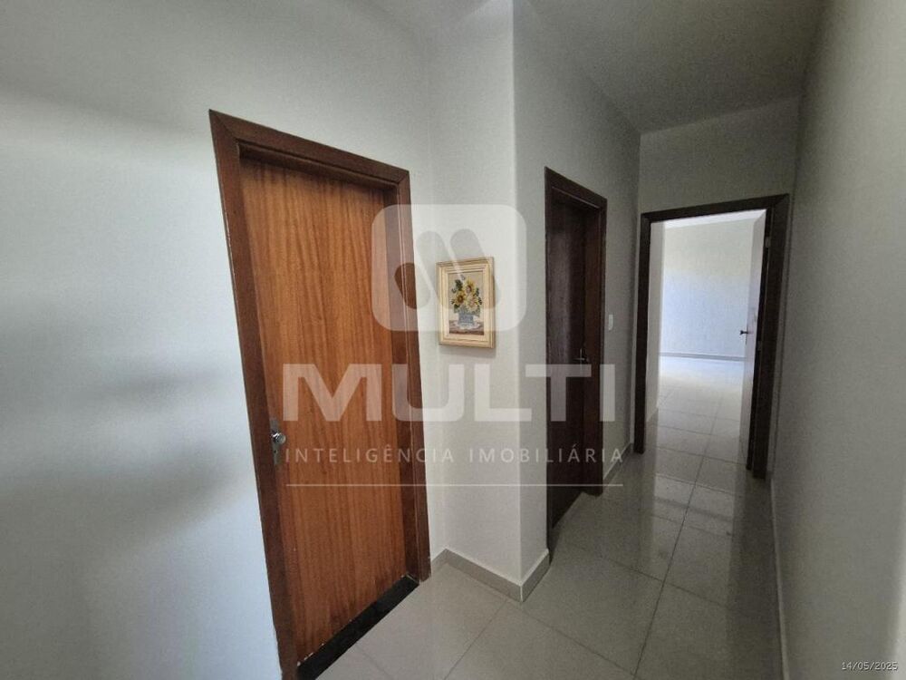 Casa à venda com 3 quartos, 300m² - Foto 11