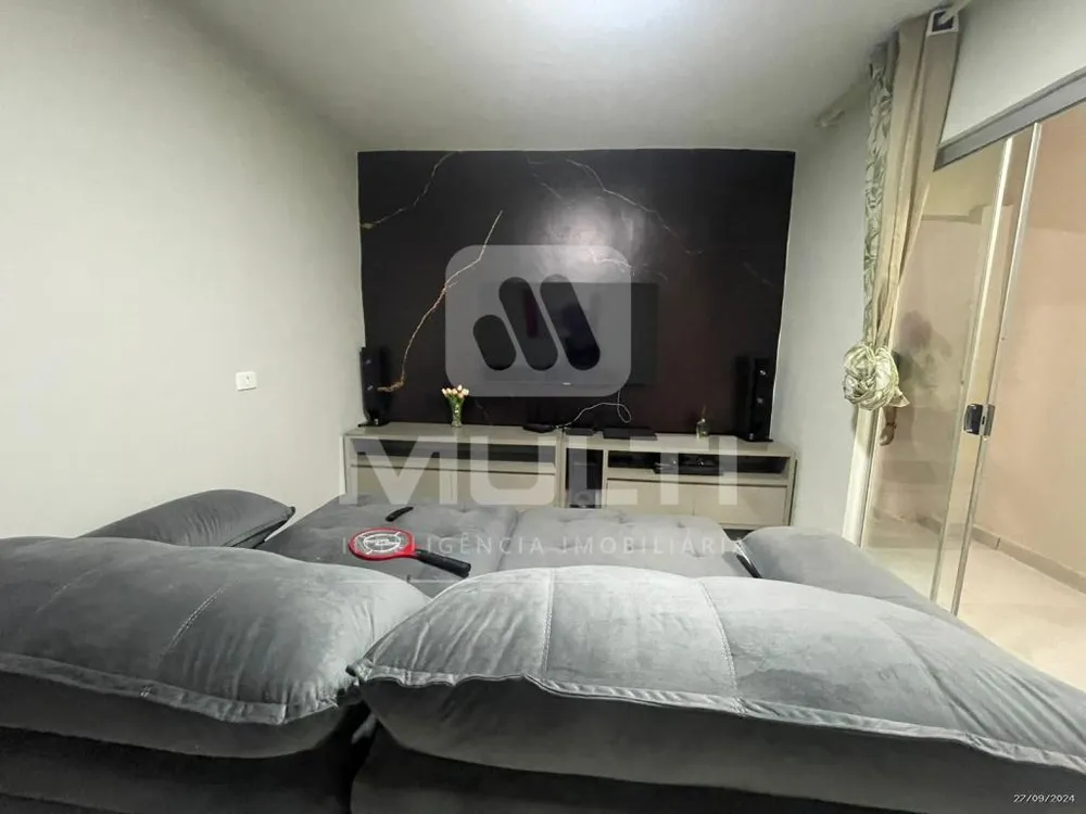 Casa, 6 quartos, 221 m² - Foto 2