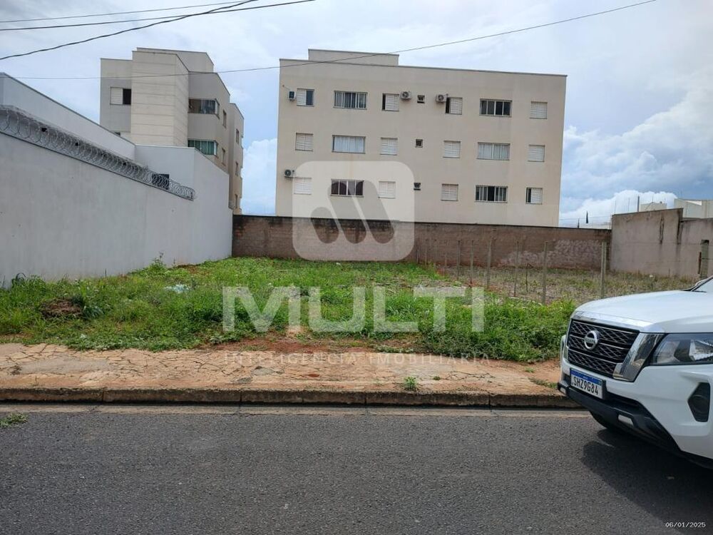Terreno, 300 m² - Foto 1