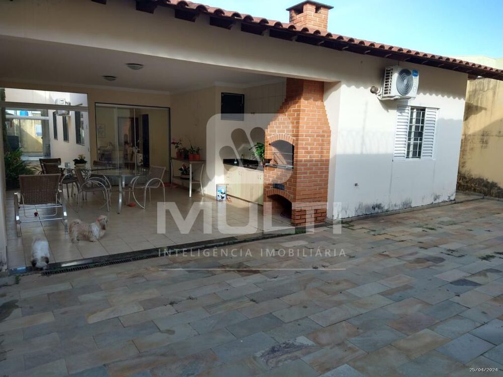 Casa, 3 quartos, 173 m² - Foto 1