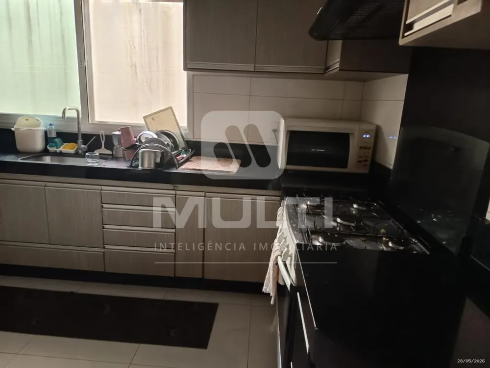 Casa, 3 quartos, 240 m² - Foto 3