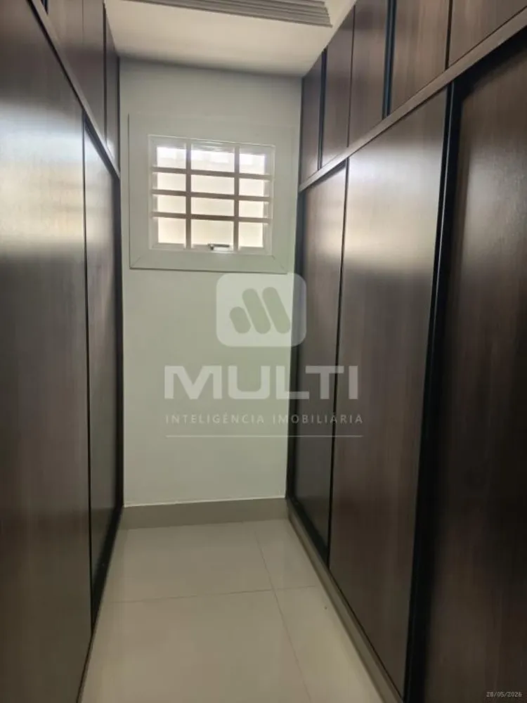 Casa, 3 quartos, 240 m² - Foto 8