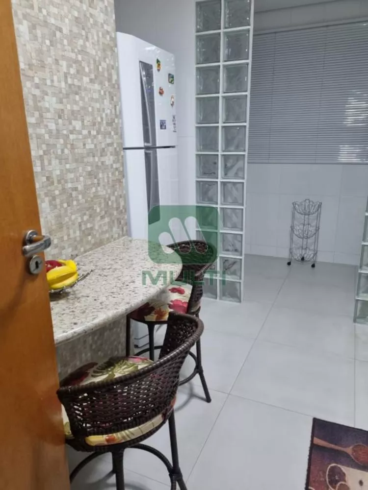 Apartamento à venda com 2 quartos, 60m² - Foto 6