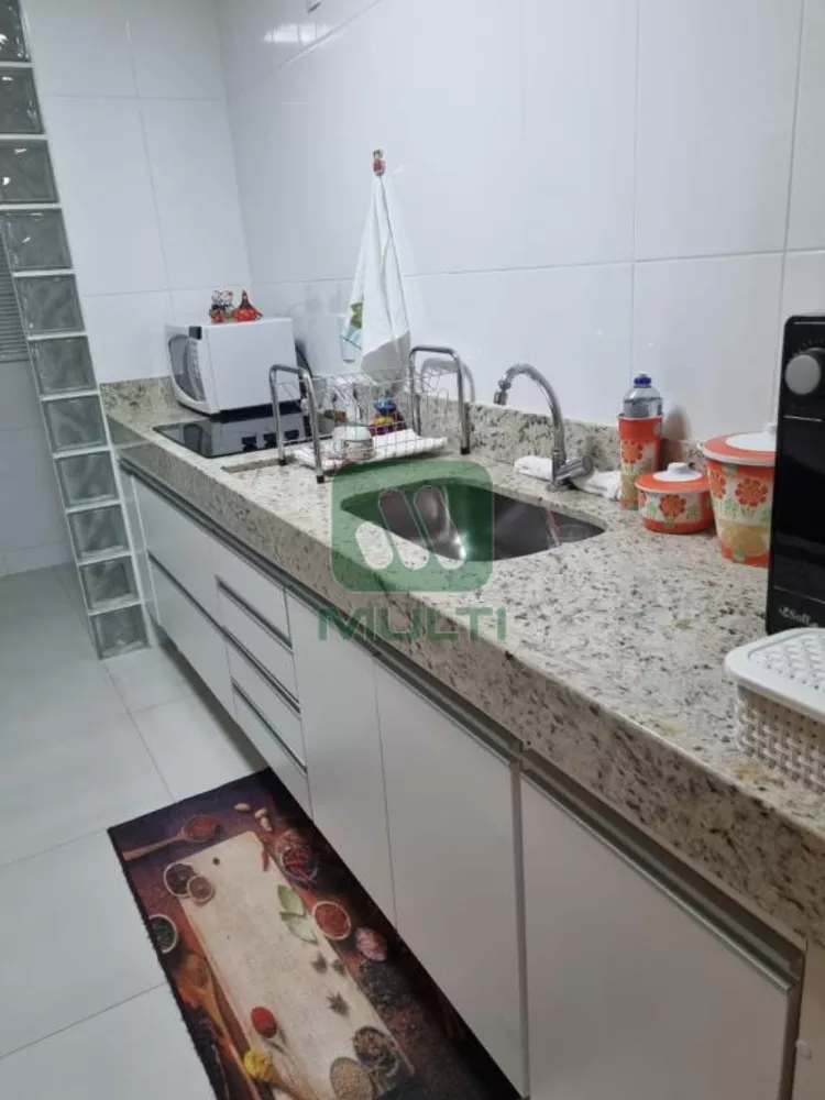 Apartamento à venda com 2 quartos, 60m² - Foto 4