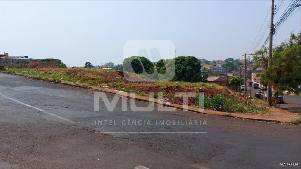 Loteamento e Condomínio - Foto 1