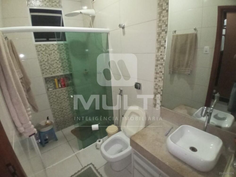 Casa, 4 quartos, 180 m² - Foto 1