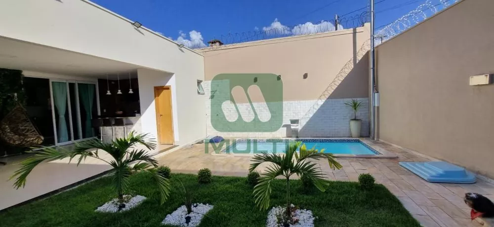 Casa à venda com 3 quartos, 150m² - Foto 3