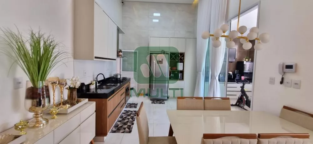 Casa à venda com 3 quartos, 150m² - Foto 11