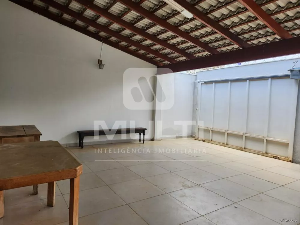 Casa, 4 quartos, 200 m² - Foto 2
