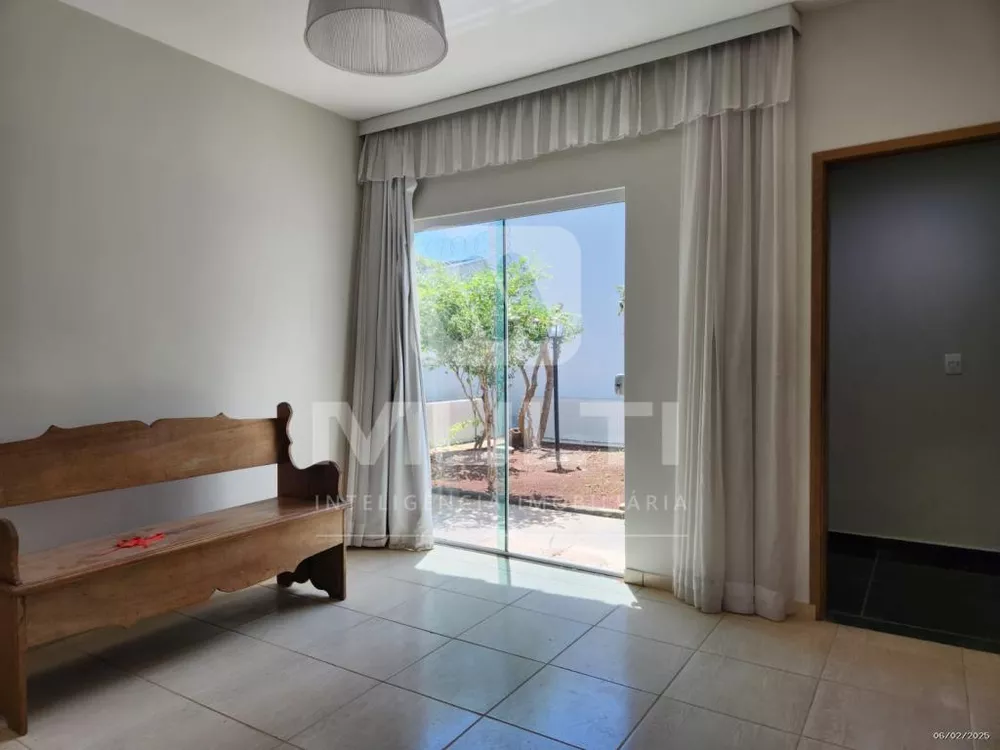 Casa, 4 quartos, 200 m² - Foto 21