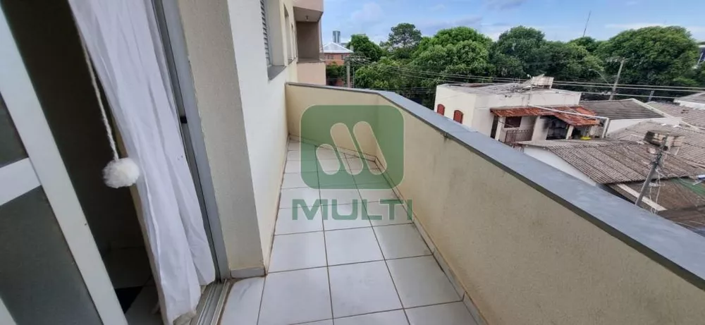 Apartamento à venda com 3 quartos, 98m² - Foto 3