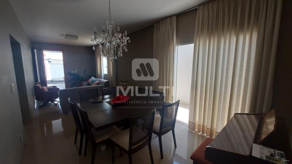 Casa, 4 quartos, 175 m² - Foto 2