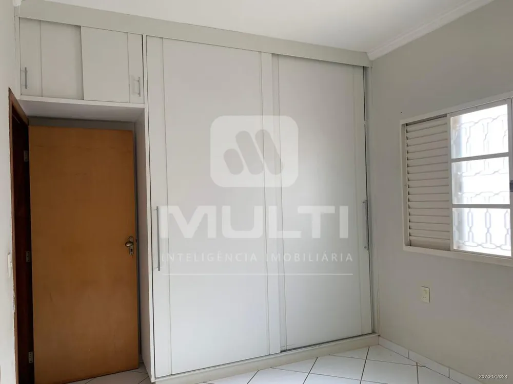 Casa, 4 quartos, 180 m² - Foto 2