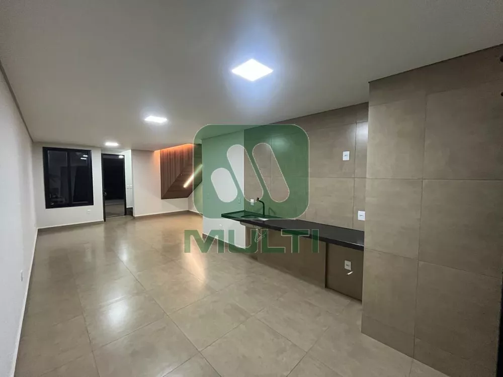 Casa à venda com 3 quartos, 126m² - Foto 4