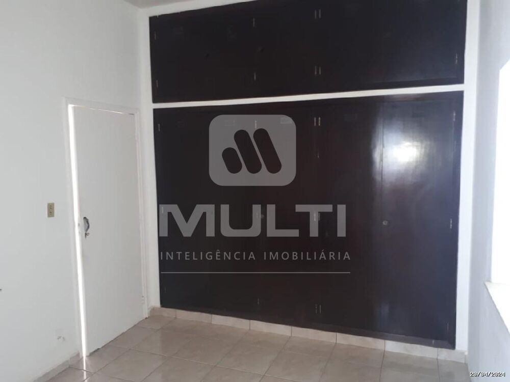 Casa, 5 quartos, 250 m² - Foto 1
