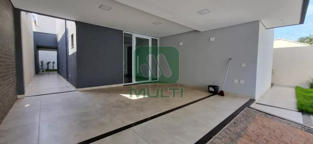 Casa à venda com 3 quartos, 180m² - Foto 4