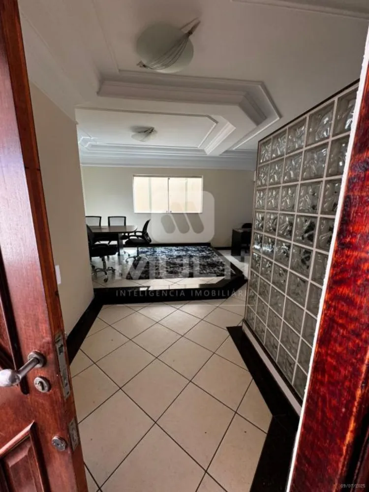 Casa, 3 quartos, 220 m² - Foto 2