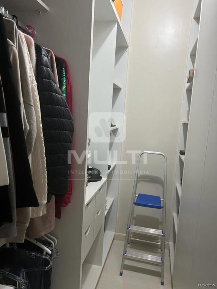 Casa à venda com 4 quartos, 330m² - Foto 2