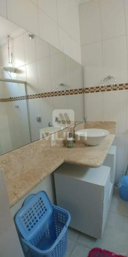 Casa à venda com 4 quartos, 330m² - Foto 4