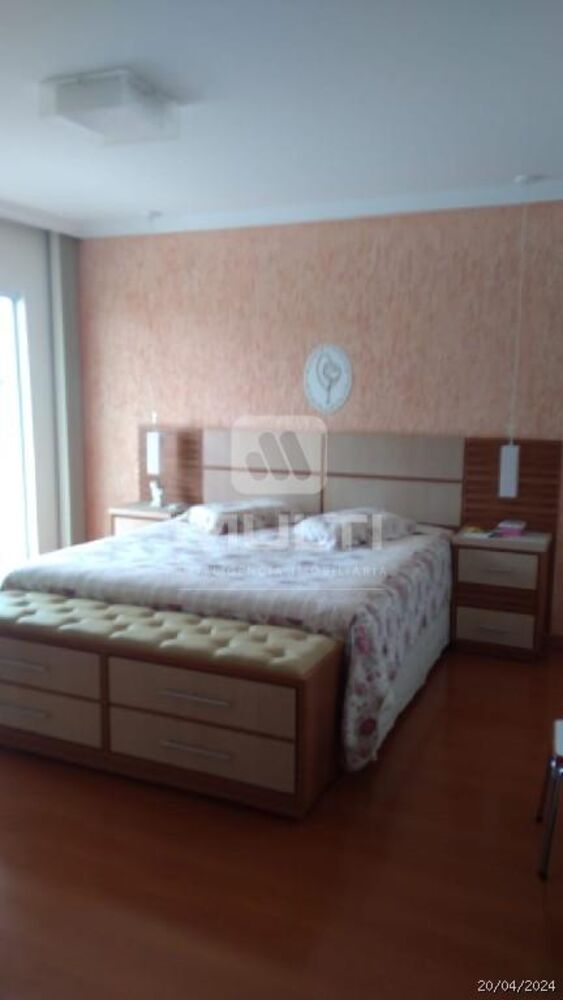 Casa, 4 quartos, 304 m² - Foto 4