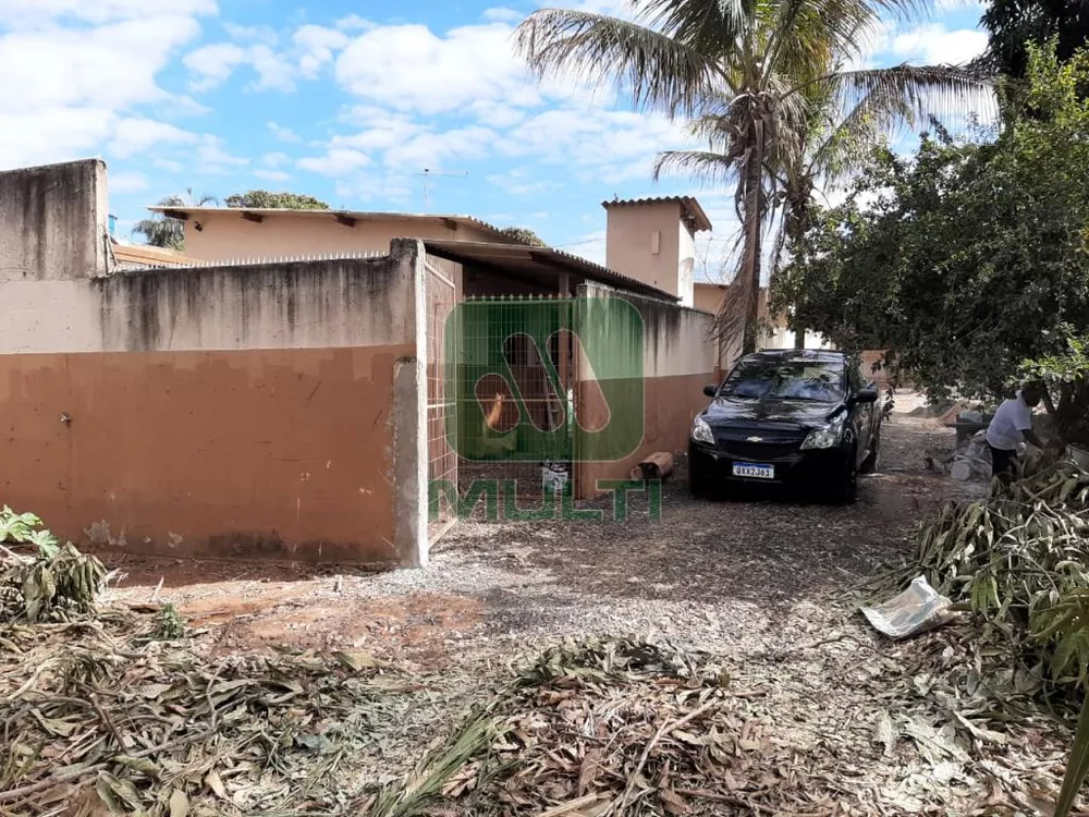 Fazenda à venda com 1 quarto, 165m² - Foto 1