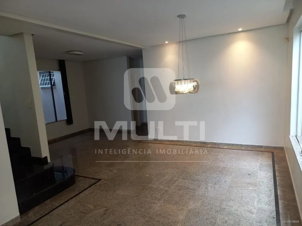 Casa, 4 quartos, 290 m² - Foto 2
