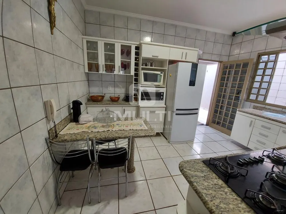 Casa, 3 quartos, 156 m² - Foto 2